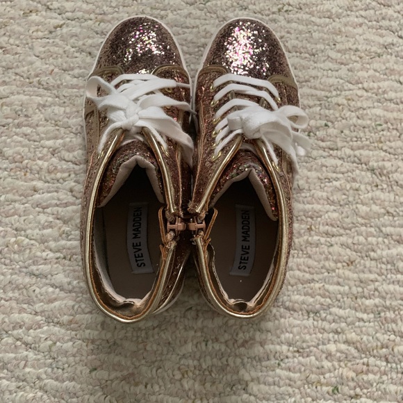 Girls Steve Madden Sneakers - Picture 2 of 4